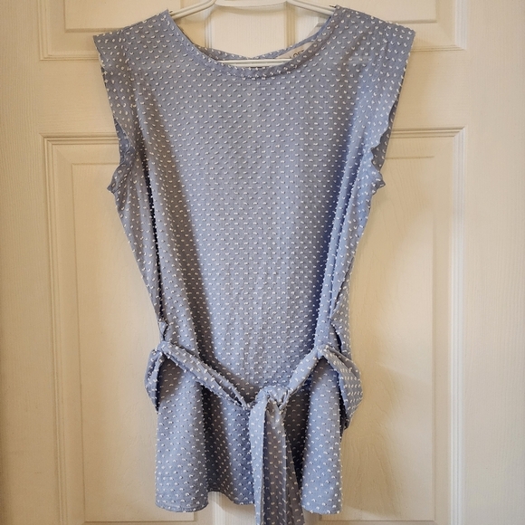 LOFT Sleeveless Textured Tie Waist Blouse Size Medium 100% Cotton Blue White Dot - Picture 1 of 10